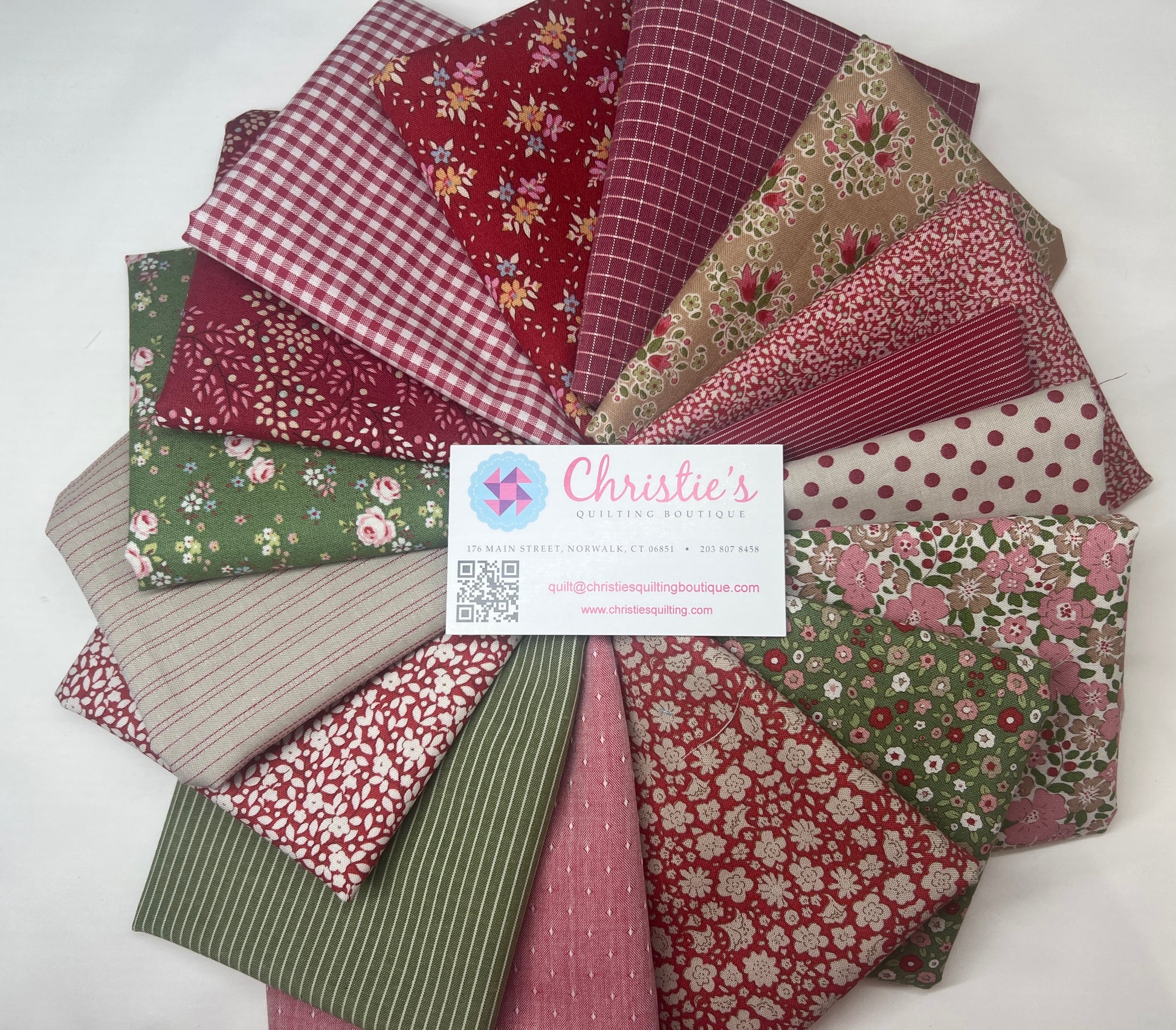 Tilda Creating Memories 16 Piece Fat Quarter Bundle Winter