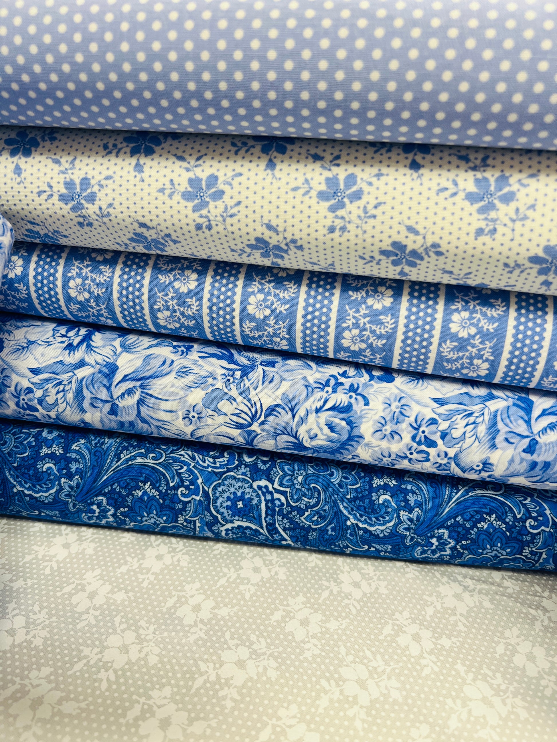 April's Garden Fat quarter Bundle