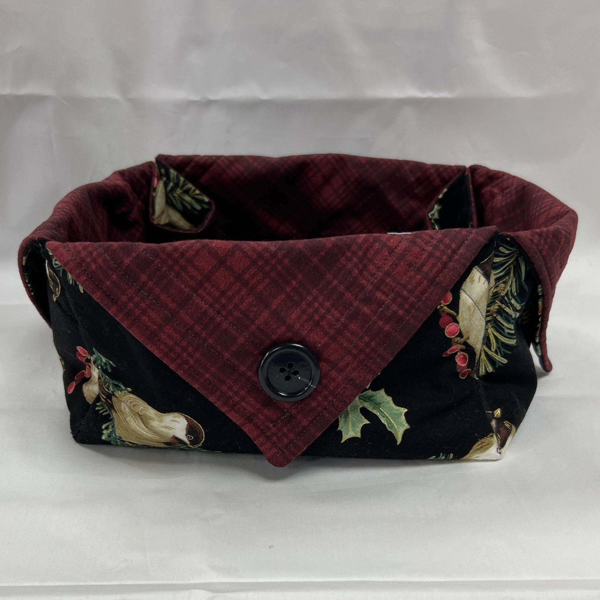 Christmas Cardinal  Bread Basket Kit & Pattern