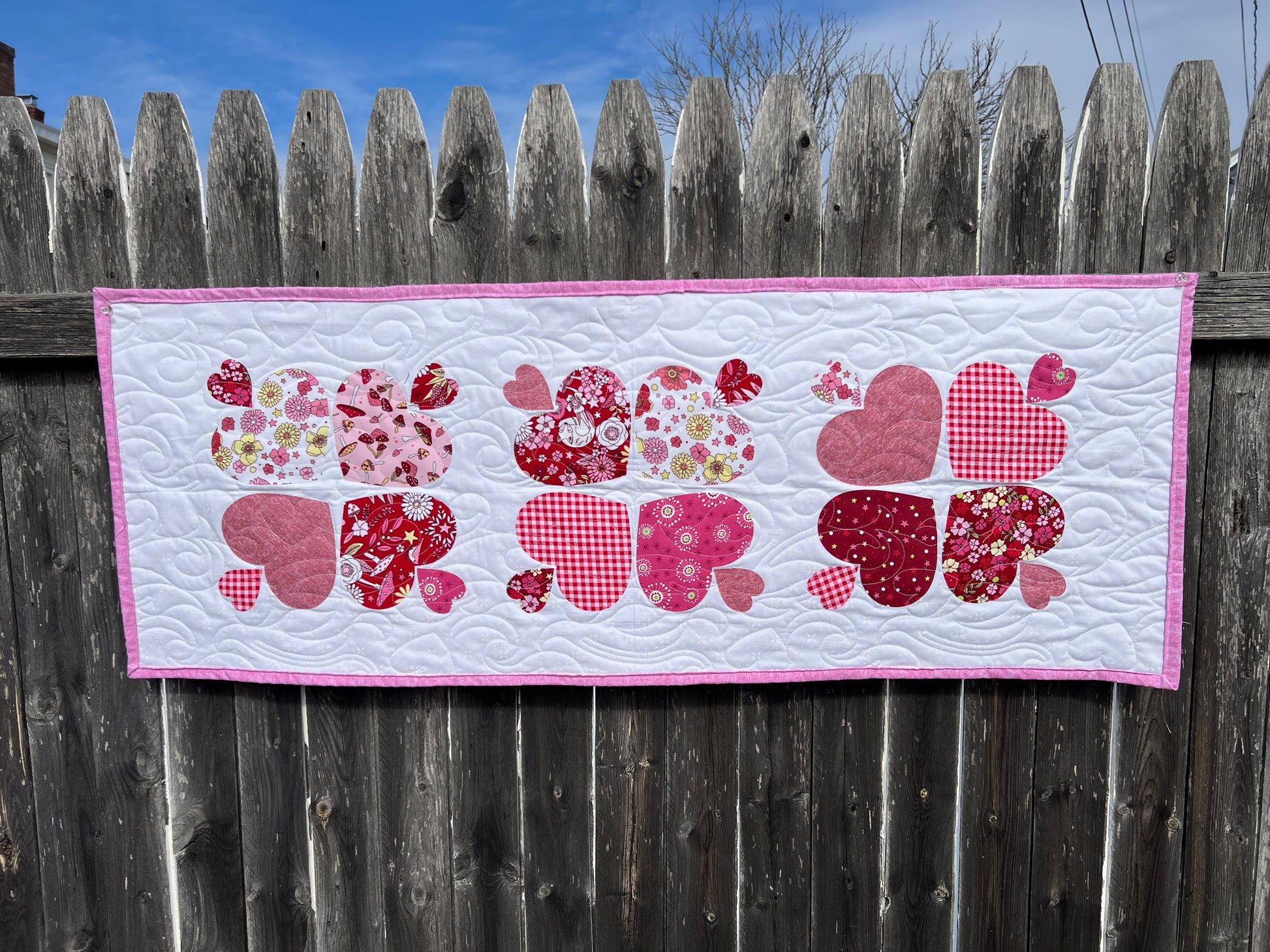 Valentine Heart Table Runner Kit 40 x 15"