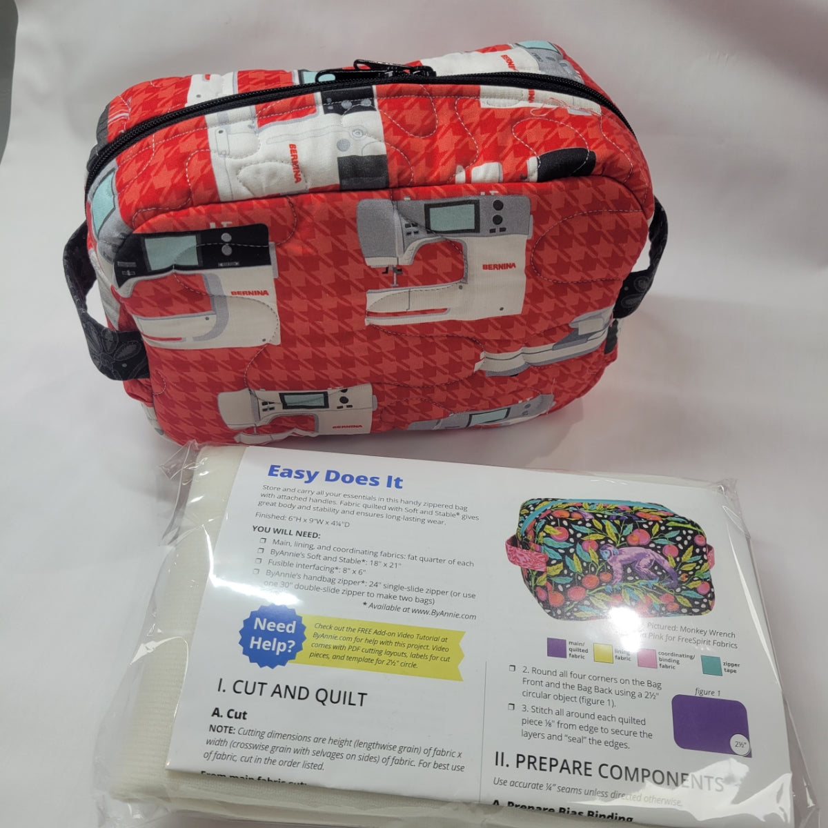 By Annie Project Easy Does It Bag Kit Red BERNINA