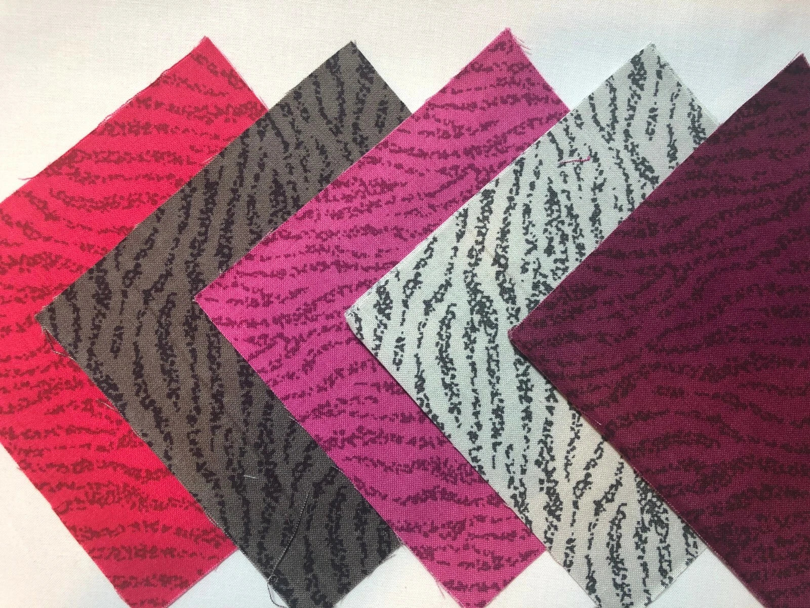 40 5" Red Pink Black