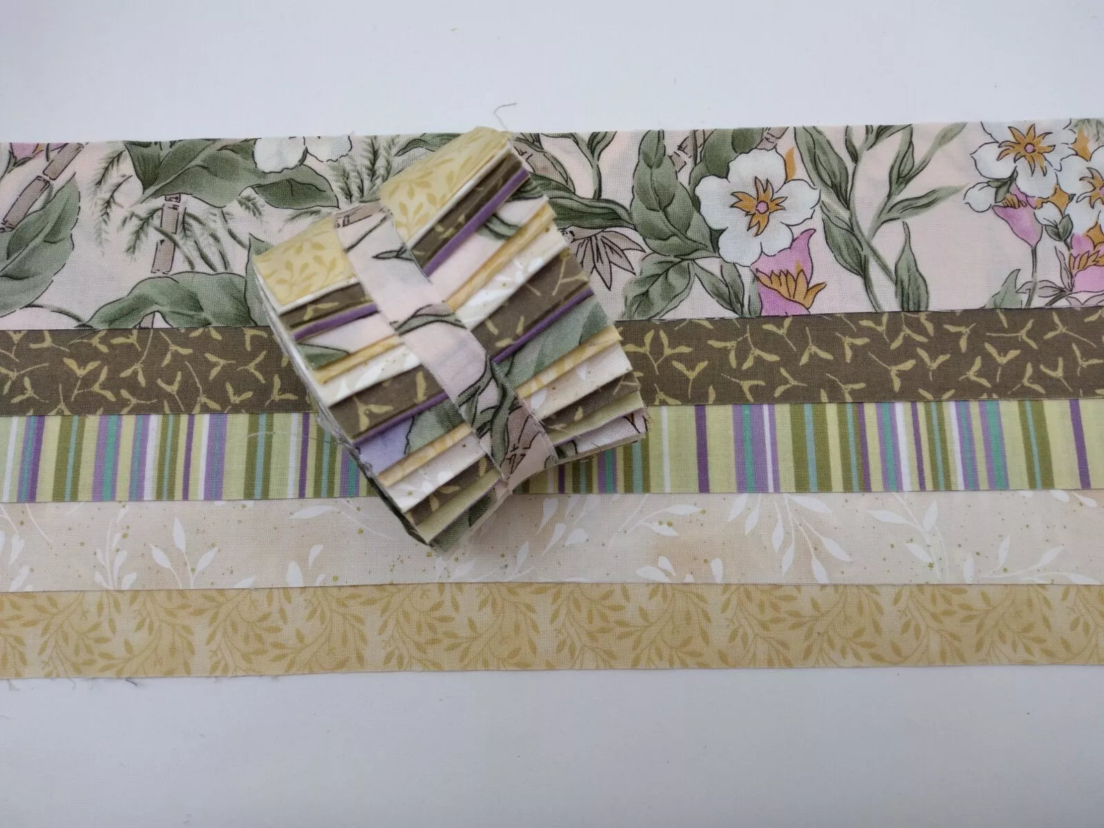 20 Strips 2.5" Jelly Rolls Fabric Squares Pre Cut Quilting Pristine Asian