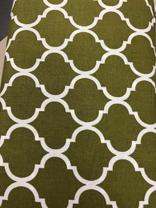 Quilting Fabric By The 1/2 Yard Quatrefoil White On Moss