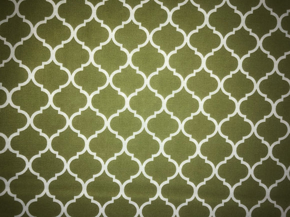 Quilting Fabric By The 1/2 Yard Mini Quatrefoil Delight White On Moss