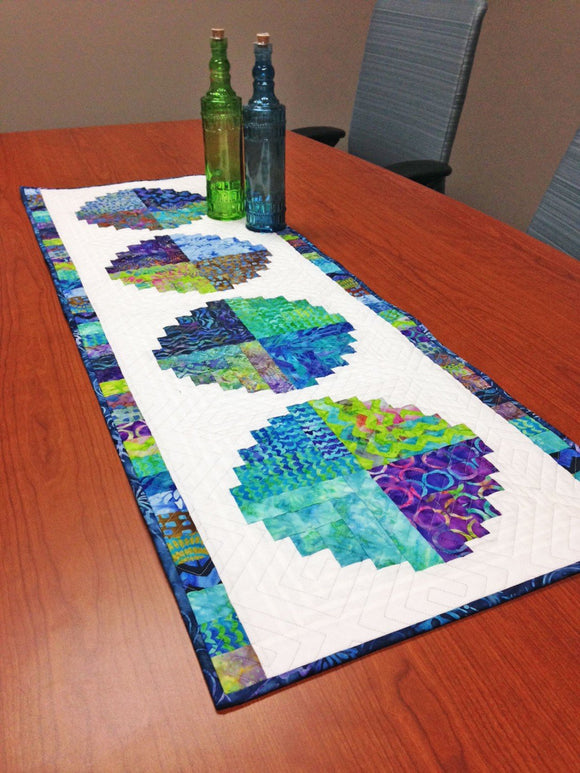 Cut Loose Press Roundabout Table Runner Pattern